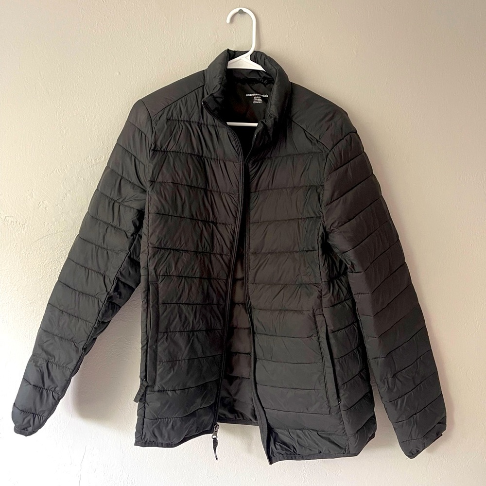 Men’s Black Puffer Coat Amazon Essentials Size Small